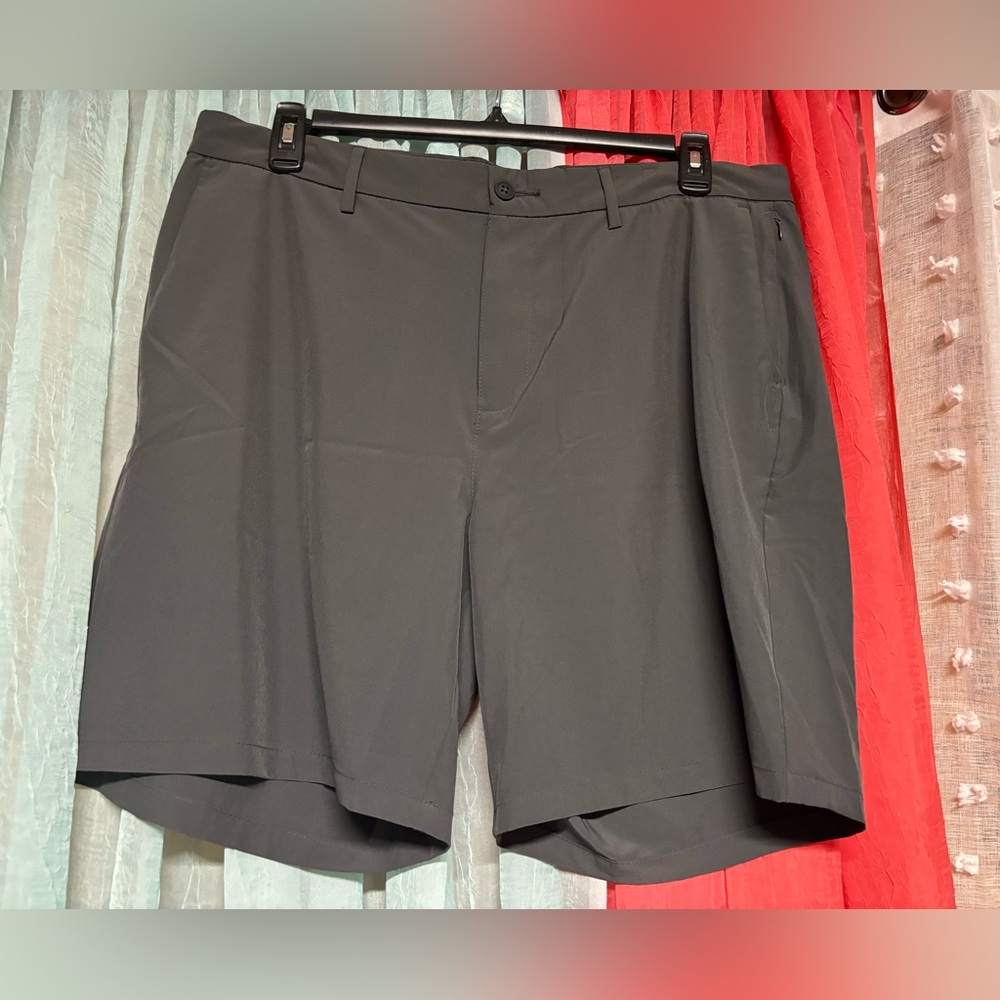 Old Navy shorts size 38